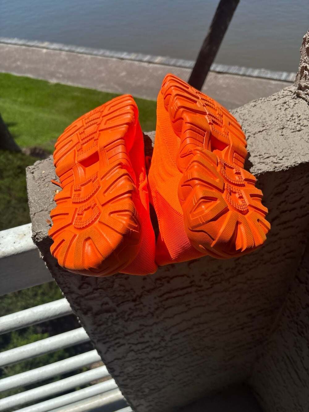 Bright Orange Knit Sneakers – Size 43 (Men’s 10 / Women’s 11-11.5) - Picture 4 of 5
